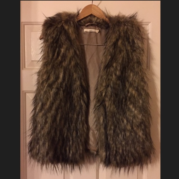 Brown Faux Fur Vest - Picture 5 of 7